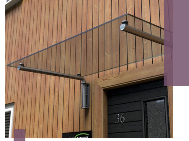 Стеклянные козырьки на входы и фасады в Беслане